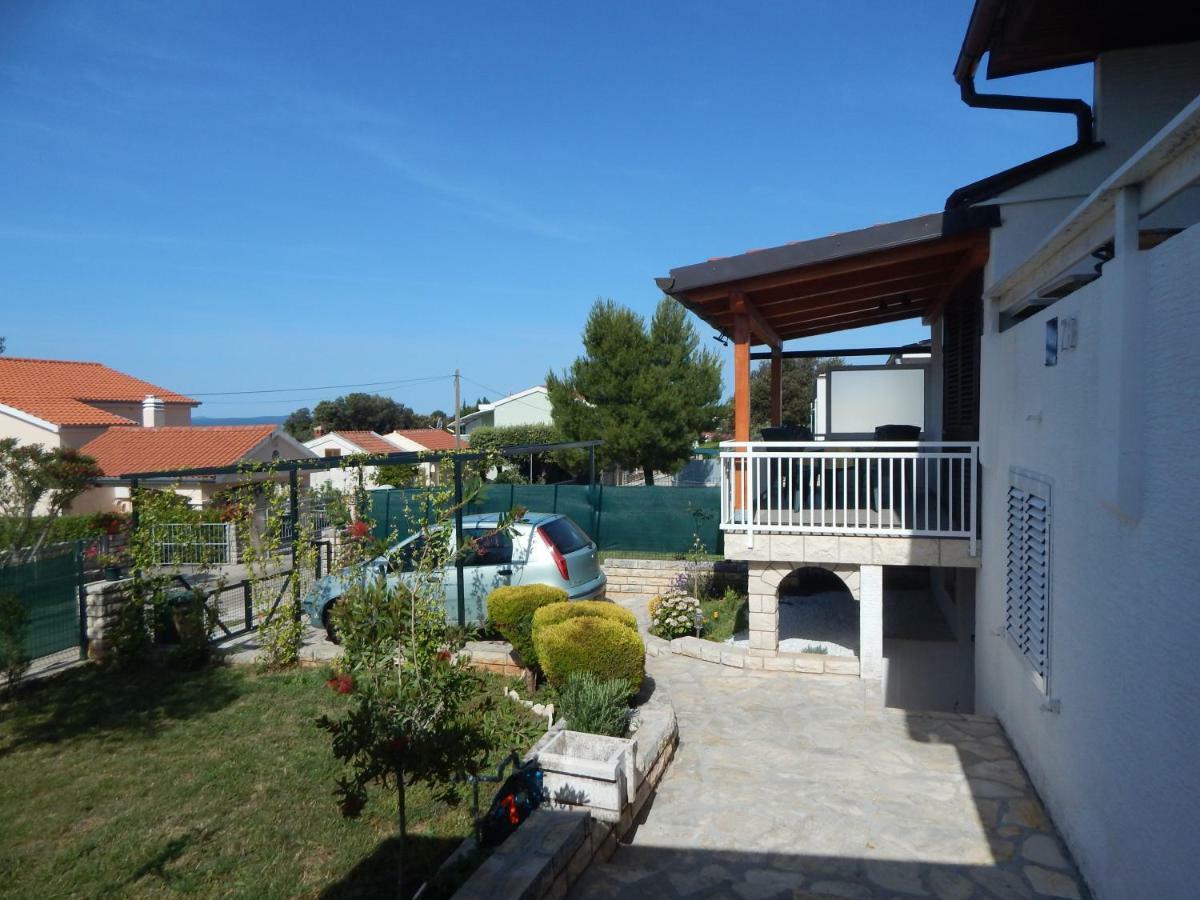 Apartman Duje Petrcane Esterno foto