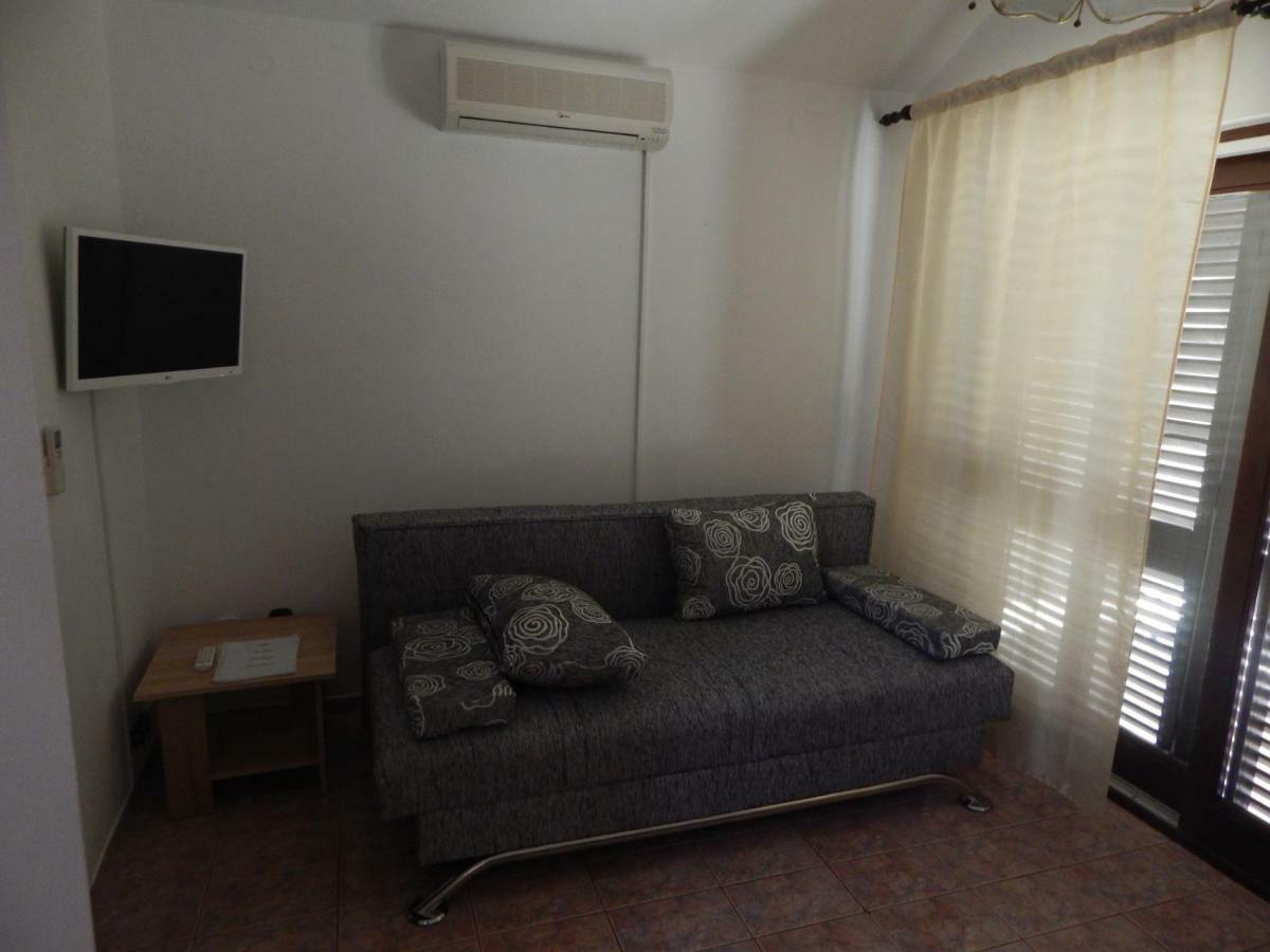Apartman Duje Petrcane Esterno foto