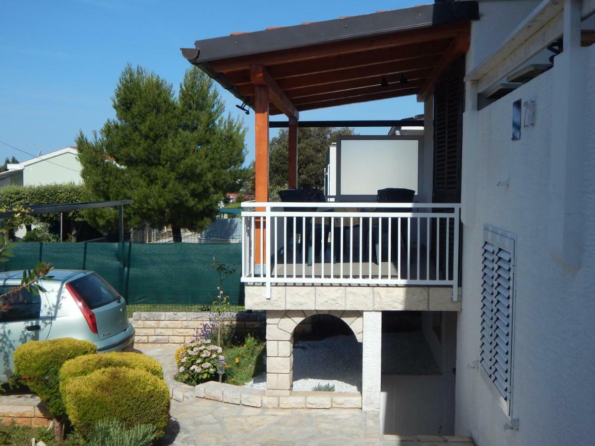 Apartman Duje Petrcane Esterno foto
