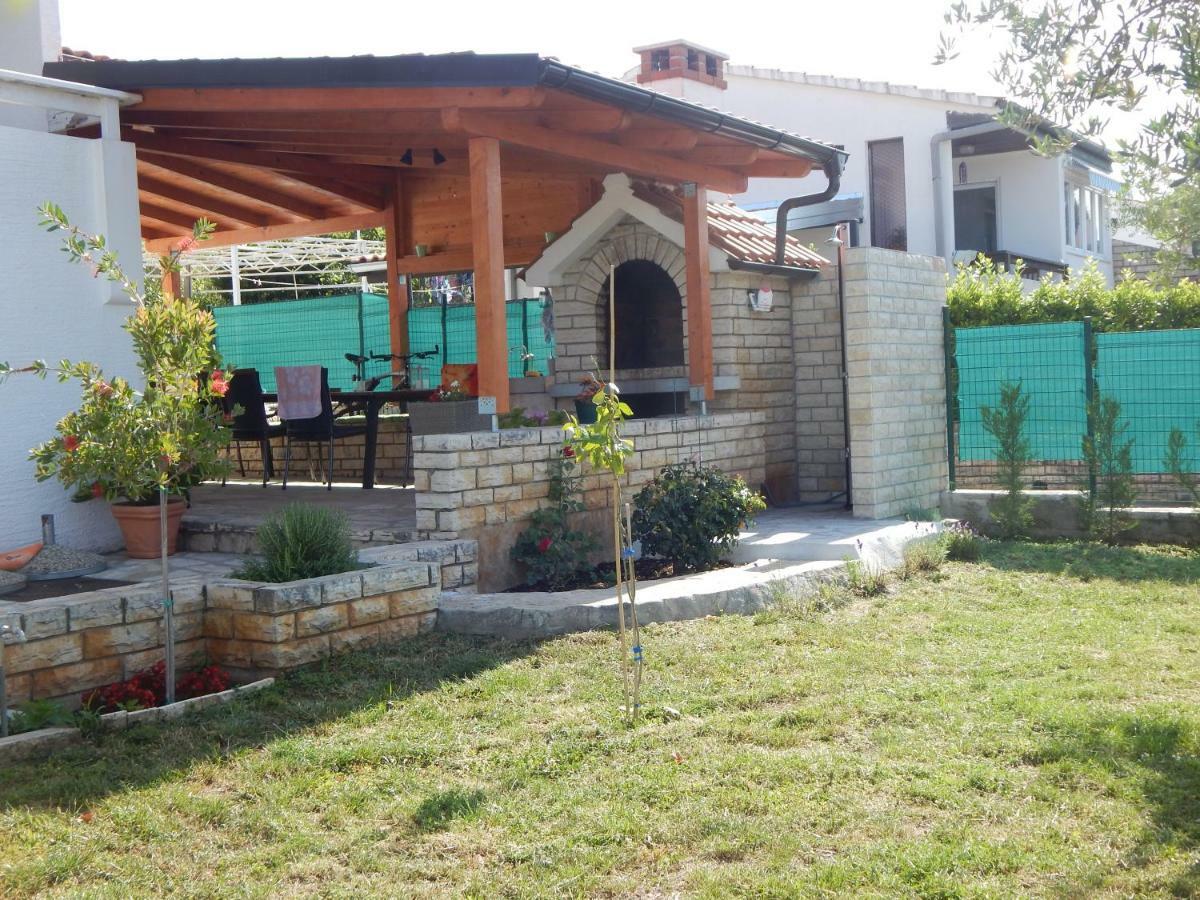 Apartman Duje Petrcane Esterno foto