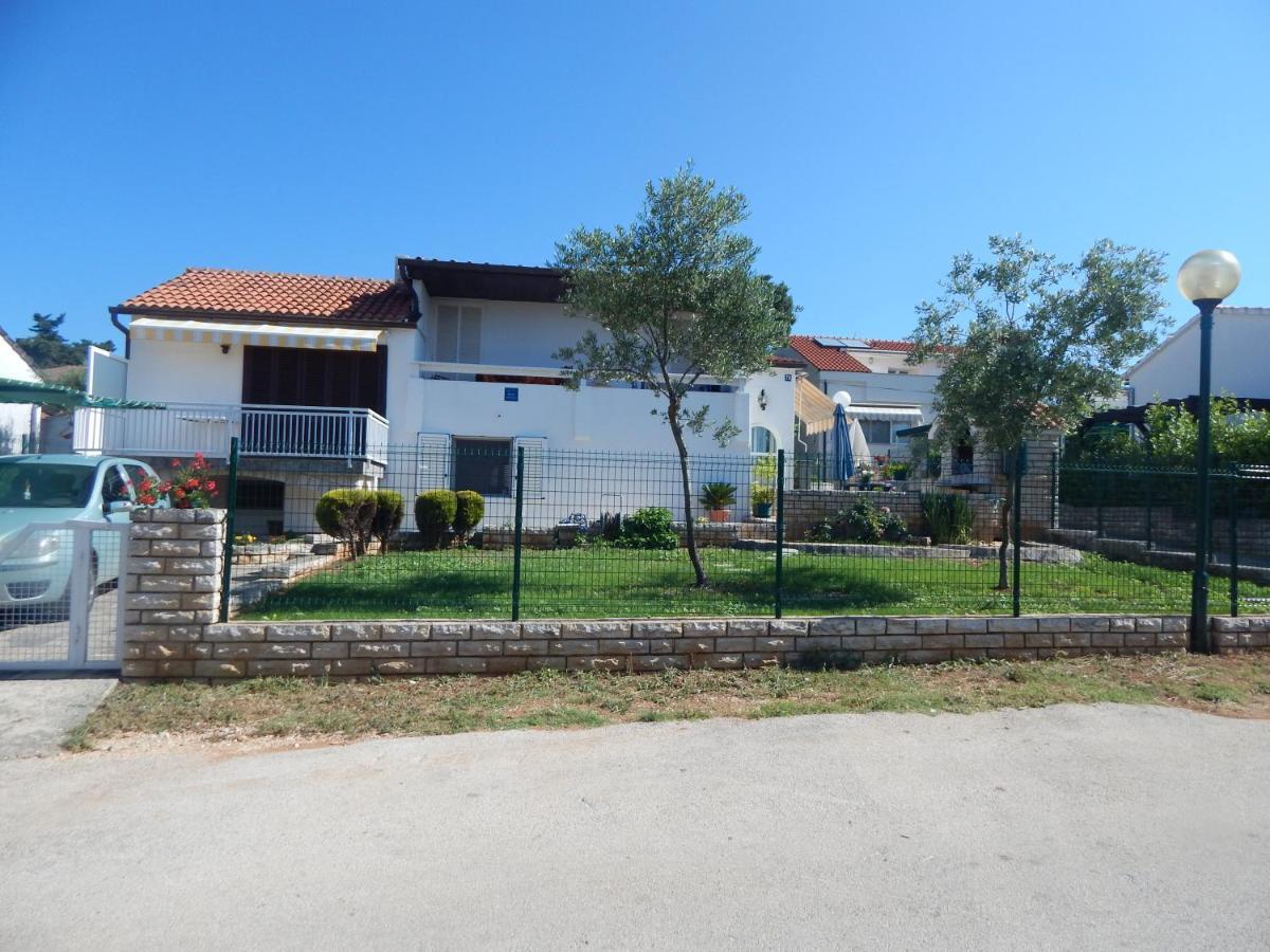 Apartman Duje Petrcane Esterno foto