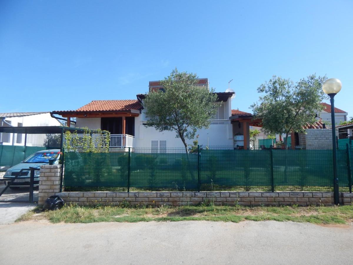 Apartman Duje Petrcane Esterno foto